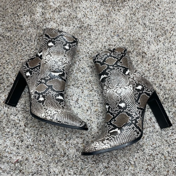 Miss Lola Henley Snakeskin Block Heel Square Toe Booties Boots 7 Black Grey - Picture 4 of 14